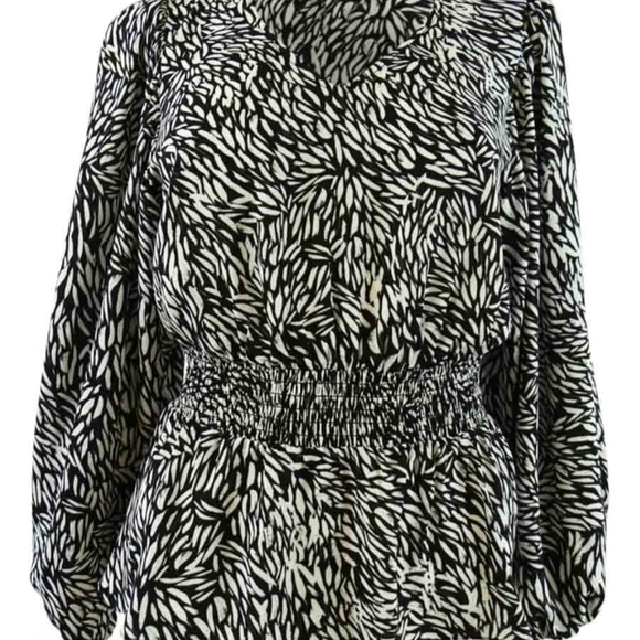 Vince Camuto Tops - Vince Camuto Monochrome Leaf Print Blouse